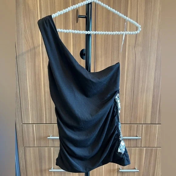 Mandee Black with Silver Side Sequins Top - Size Medium - Picture 6 of 9